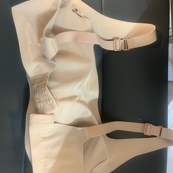 SKIMS NAKED SCOOP BRALETTE | CLAY - Picture 6 of 7